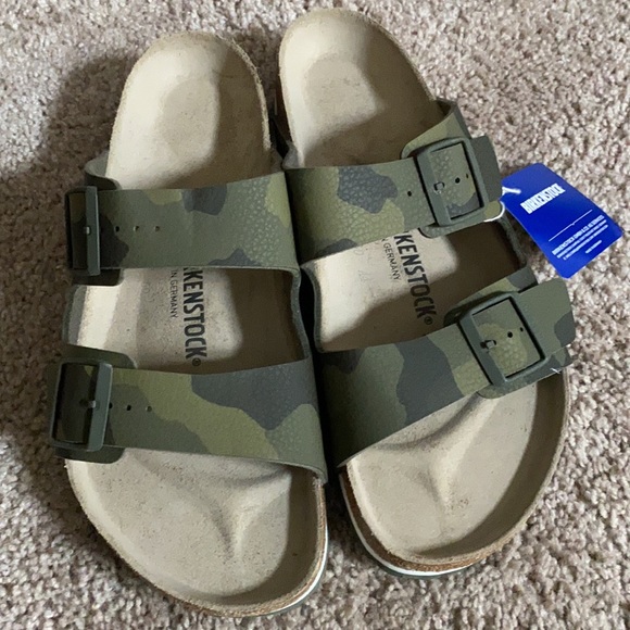 New- Birkenstock Arizona size 43 - Picture 5 of 9